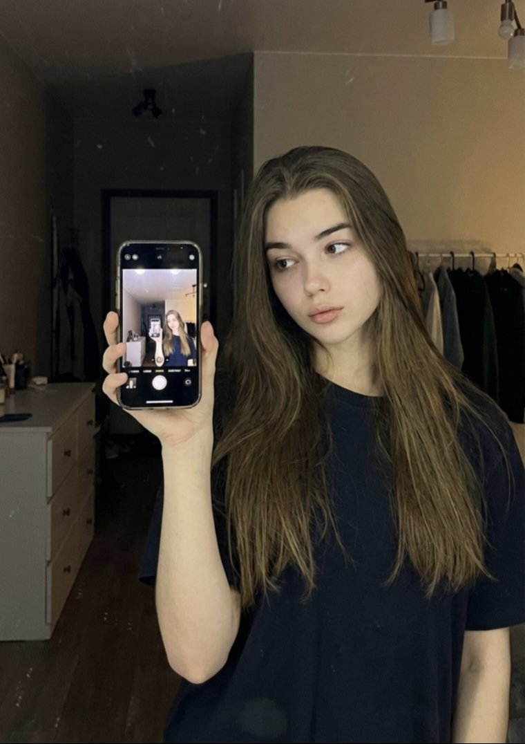 Nano Banana Pro - Mirror Selfie Masterpiece - AI generated image